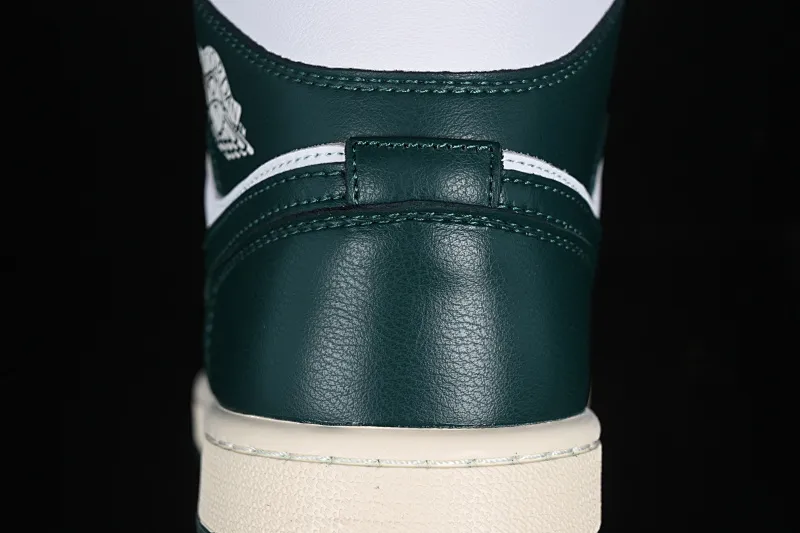 All categories Air Jordan Jordan series basketball shoes Air Jordan 1 Mid Air Jordan 1 Mid "Oxidized Green" AJ1 Joe 1 white and green color Zhongbang basketball shoes BQ6472-133